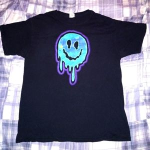 Melting smiley tee